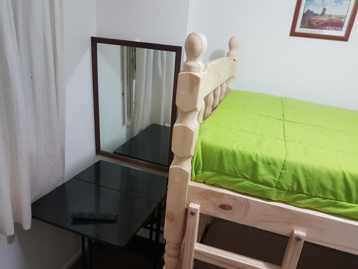 Habitacion Con Bano Privado Un Piso Por Escalera ブエノスアイレス エクステリア 写真